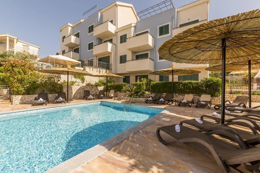 Seaesta Apartment Pool And Beach Slatine