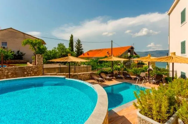 Seaesta Apartment Pool And Beach Slatine