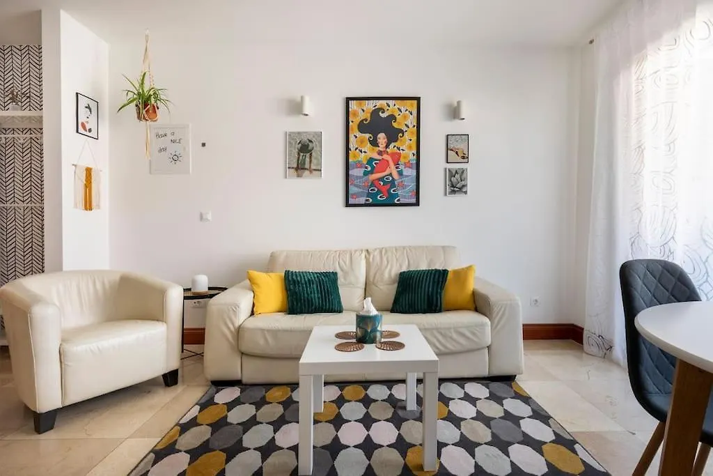Seaesta Apartment Pool And Beach Slatine 0*,