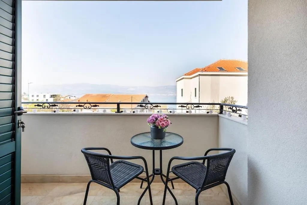 Seaesta Apartment Pool And Beach Slatine