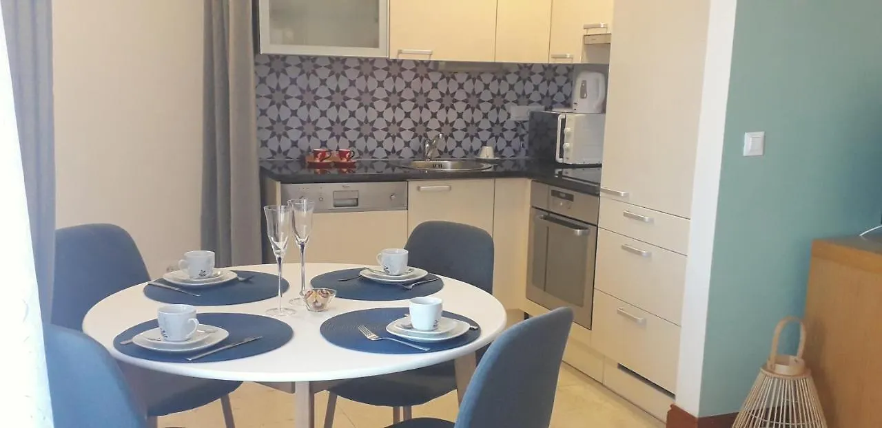 Seaesta Apartment Pool And Beach سلاتين 0*,