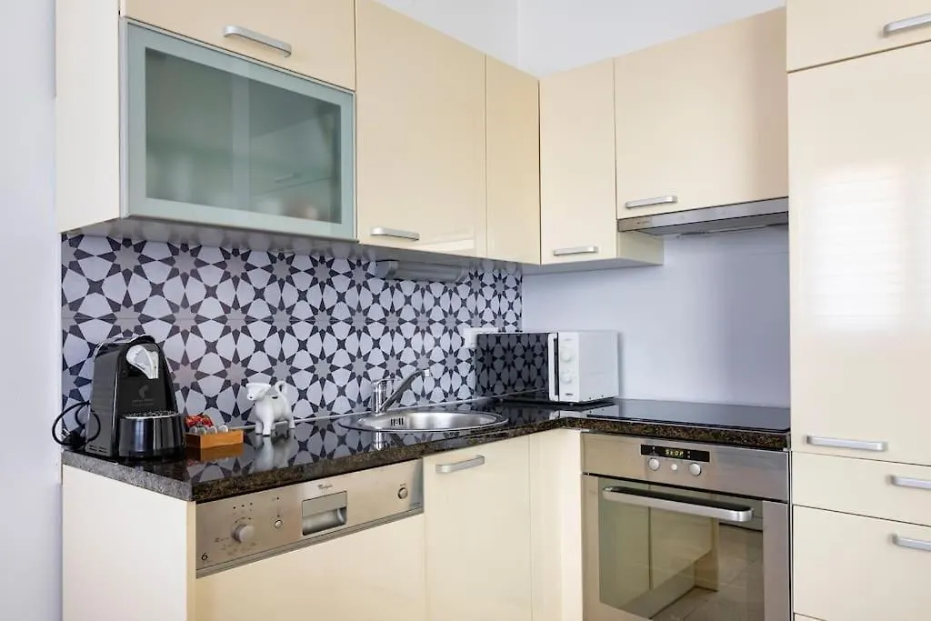 Seaesta Apartment Pool And Beach سلاتين 0*,  كرواتيا